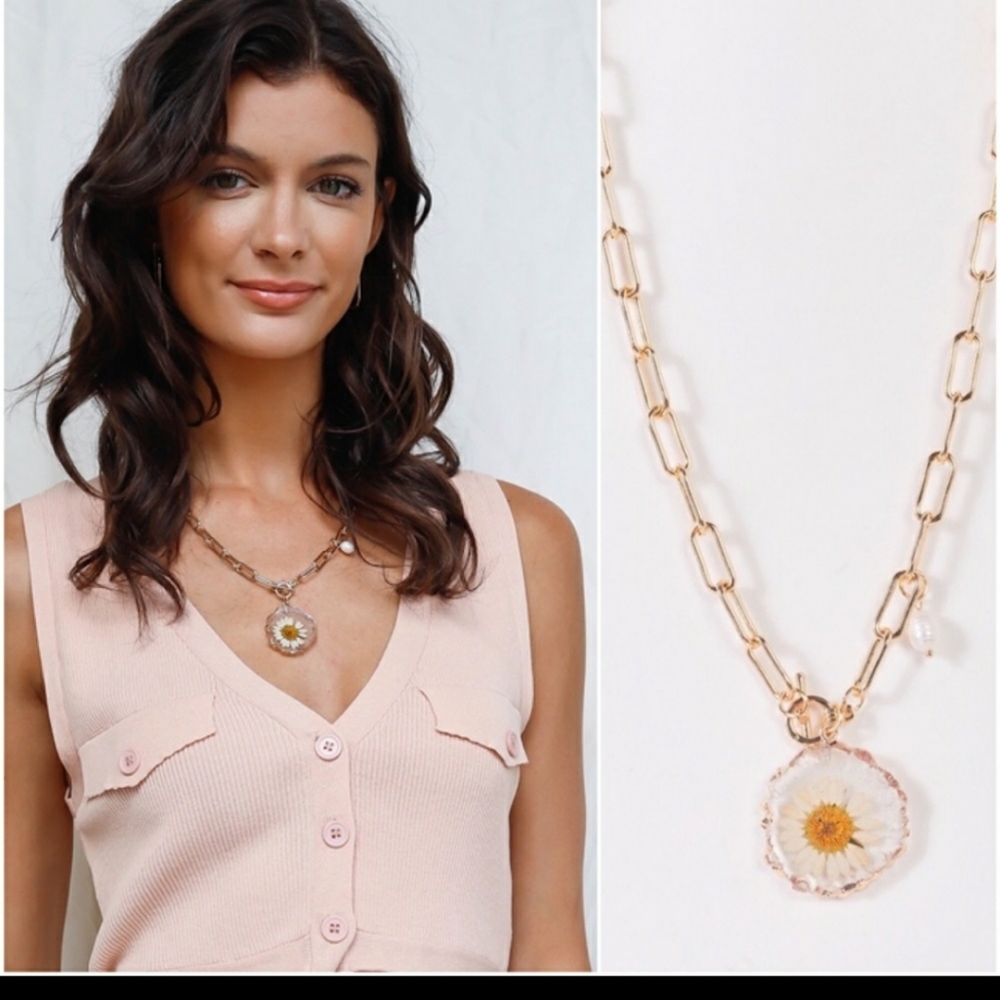 !Real Daisy paperclip gold tone trendy necklace